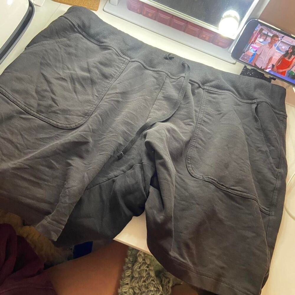 Black Shorts With Pockets